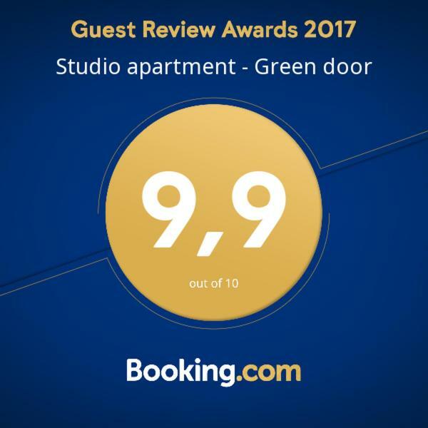 - Door Apartma
