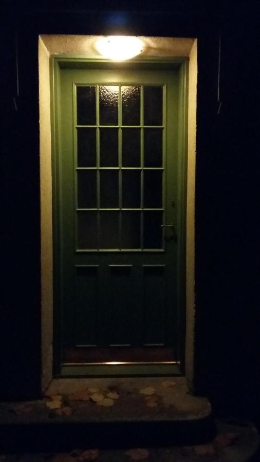 - Door Zagreb
